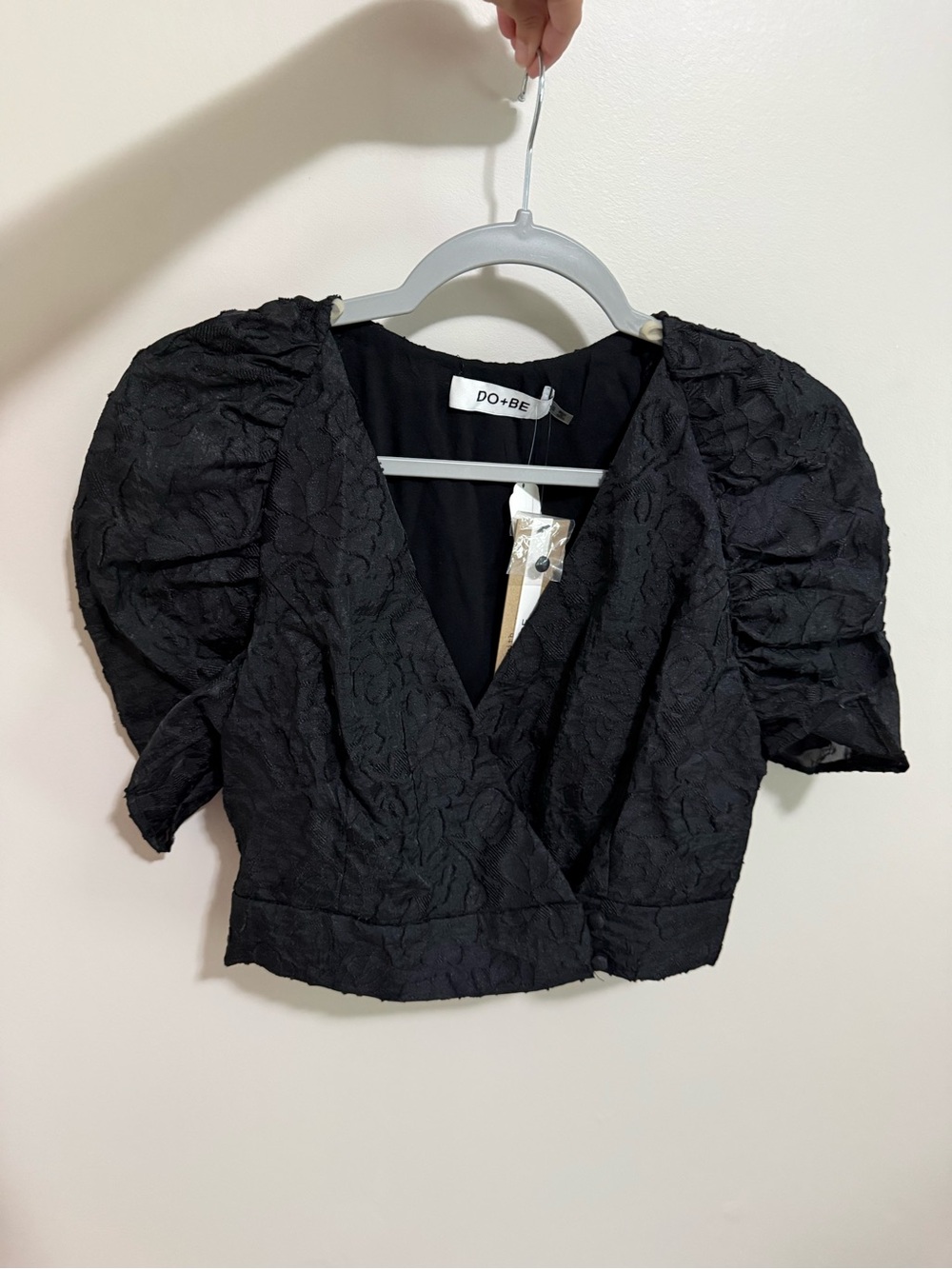 DO+BE Black Cropped Puff Sleeve Lace Top